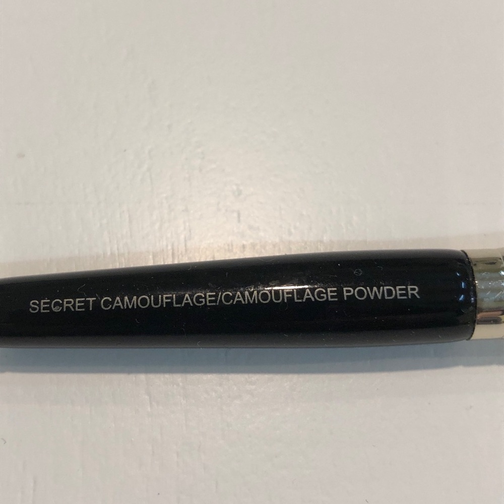 Like New Laura Mercier Dual-Ended Secret Camouflage/Camouflage Powder Brush - Picture 4 of 6